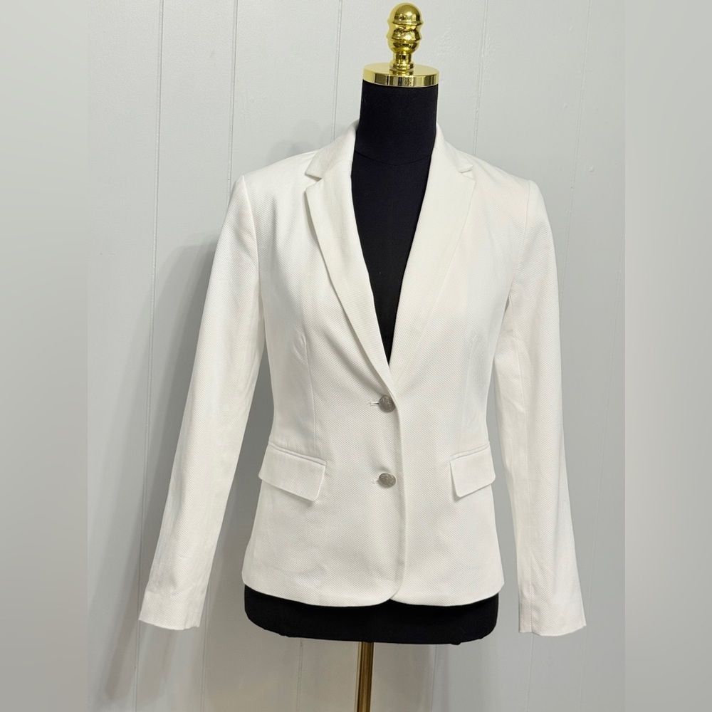 Banana Republic Women's White Blazer. 98% Cotton 2%